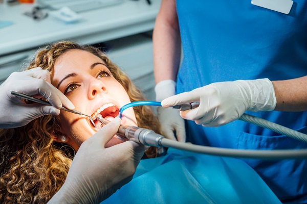 Understanding The Role Of An Emergency Dentist